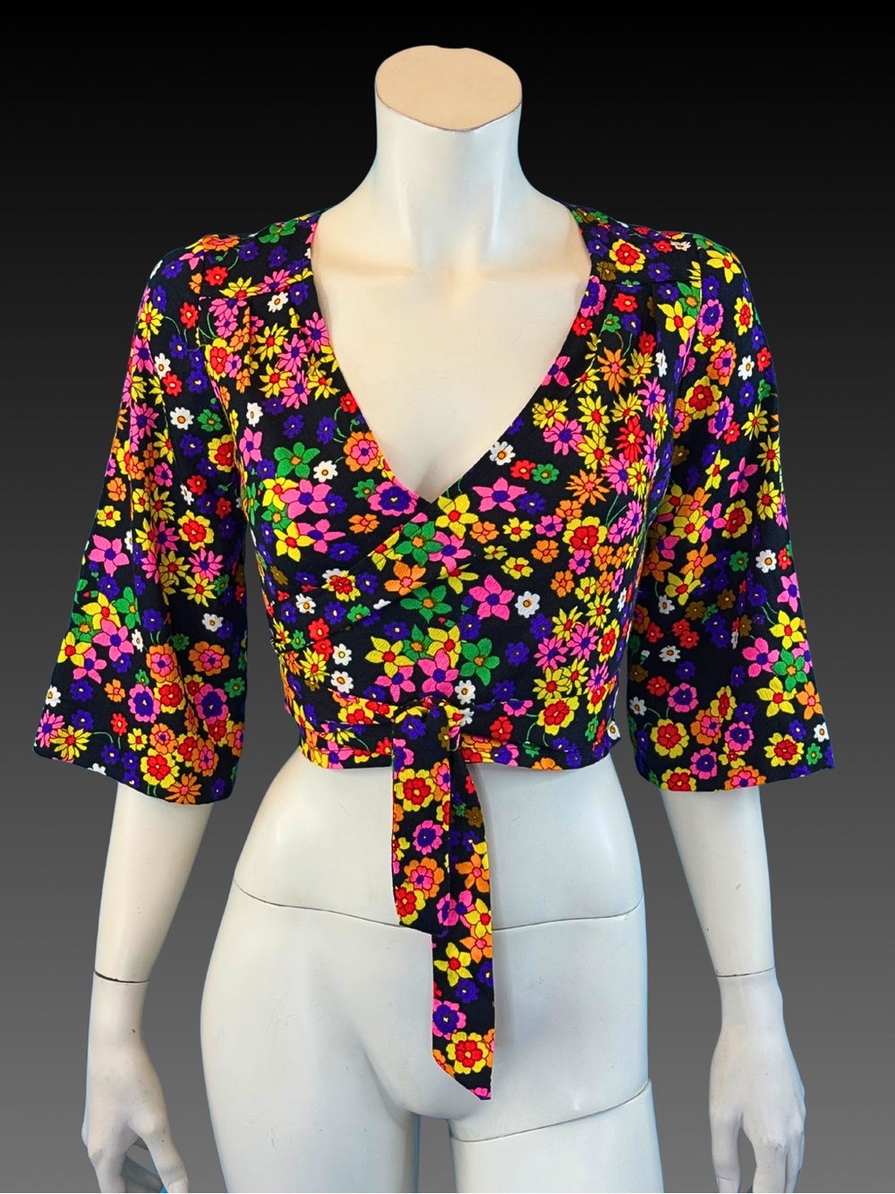 1970s Ditsy PSYCHEDELIC Floral Crop Wrap Top | XS S